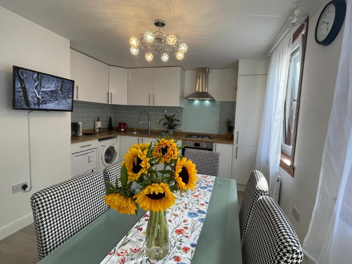 Central Comfy 2 Familyroom Apart إدنبرة المظهر الخارجي الصورة