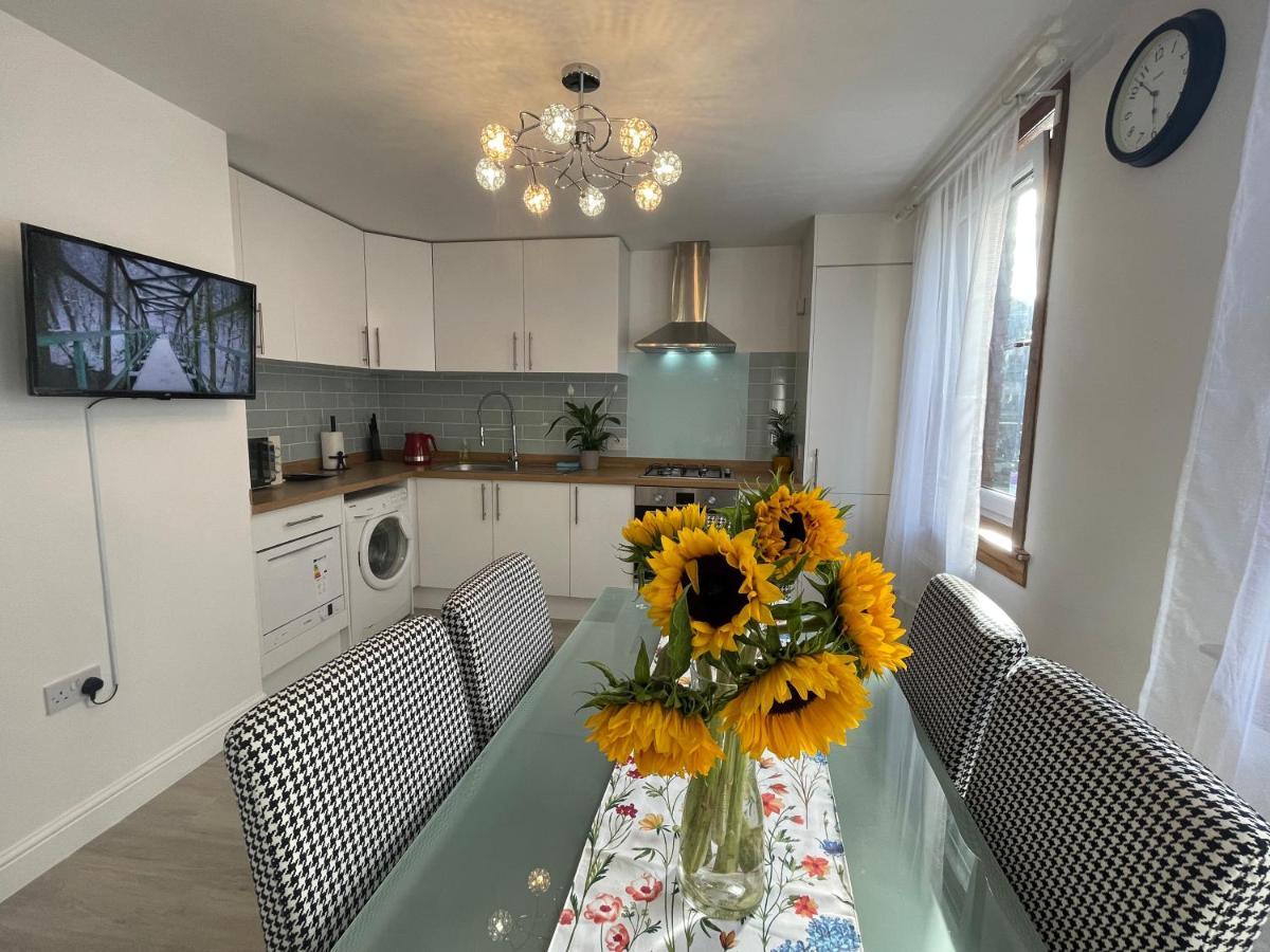 Central Comfy 2 Familyroom Apart إدنبرة المظهر الخارجي الصورة